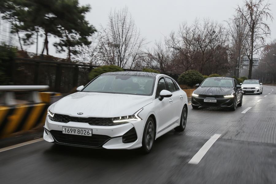  Kia K5 2019 года  (фото 34 из 44)